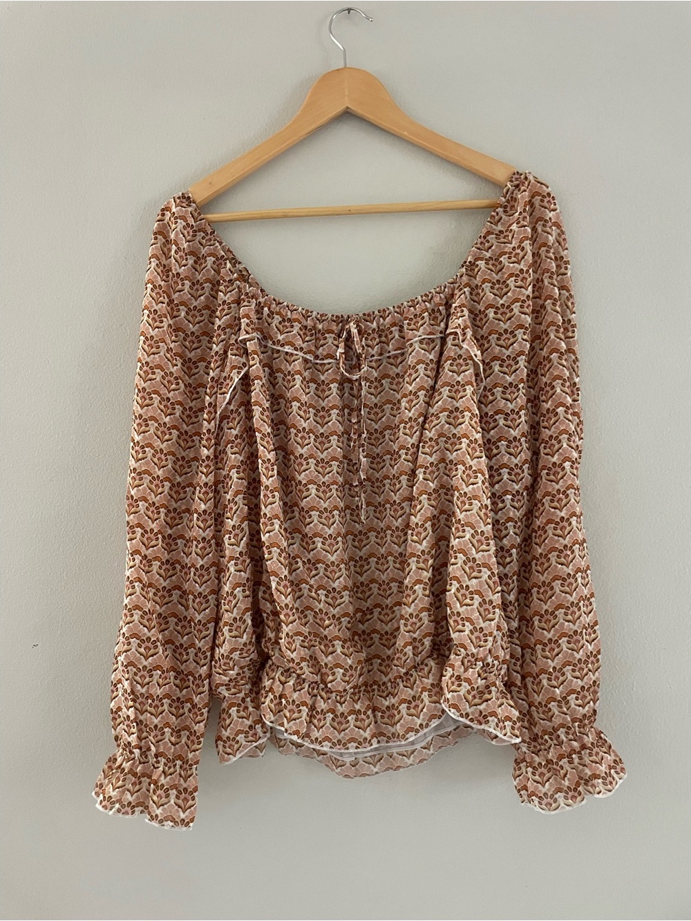 DR2 Cream & Brown Pattern Off-Shoulder Peasant Blouse